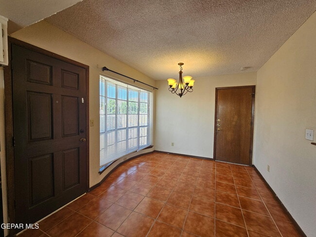 Building Photo - 10604 Pleasant Hills Dr