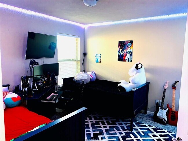 Building Photo - Available NOW! 3/2 in highly desirable Creek Meadows!!