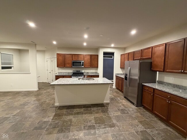 Building Photo - 15545 Westmoor Ave