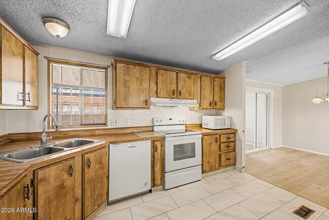 Building Photo - 8601 N 103rd Ave
