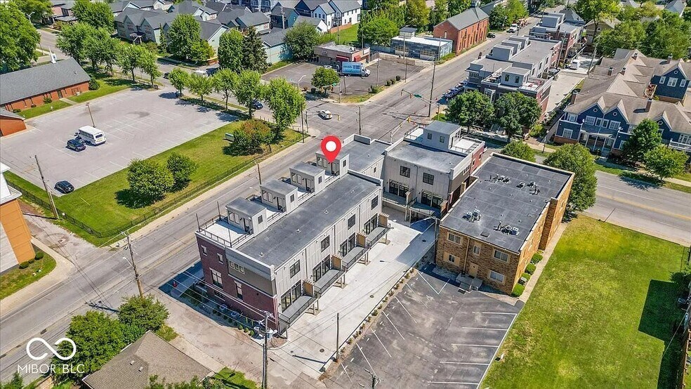 Building Photo - 675 E 16th St