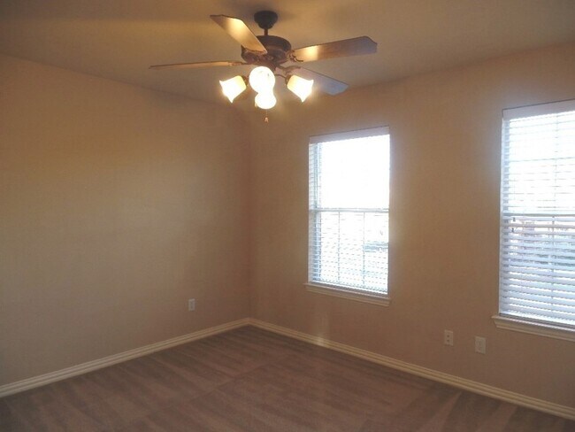 Building Photo - 7213 Middleburg Dr