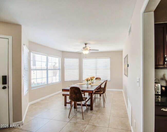 Building Photo - 6832 W Morrow Dr