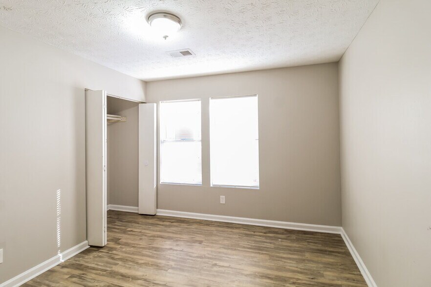 Building Photo - 4265 Loveless Pl