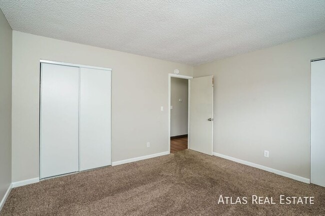 Building Photo - 4479 E Pikes Peak Ave