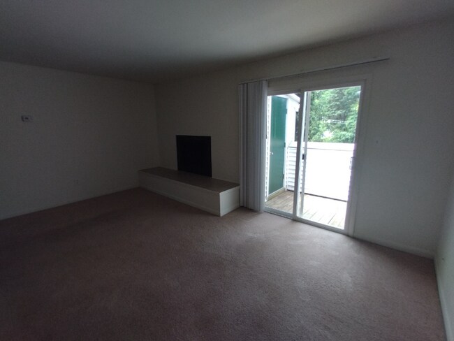 Primary Photo - 600 Reusens Rd