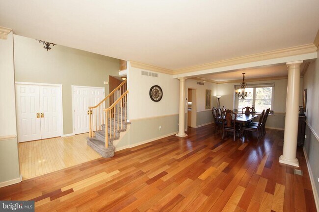 Building Photo - 43 Pickering Dr