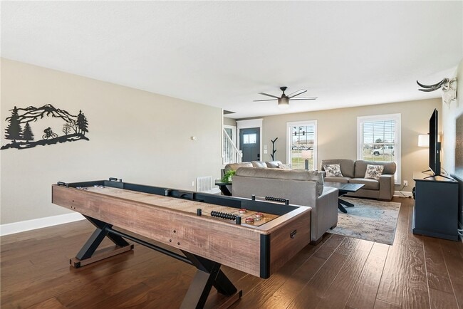 Building Photo - 5307 S Bellview Rd