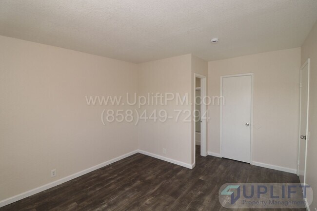 Building Photo - 2-bedroom, 2-bathroom home in a gated comm...