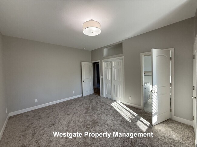 Building Photo - 2249 Bodega Ave