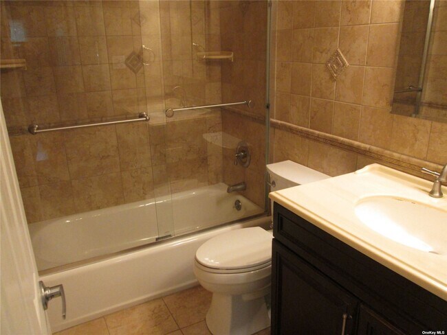 Building Photo - 229 Springmeadow Dr