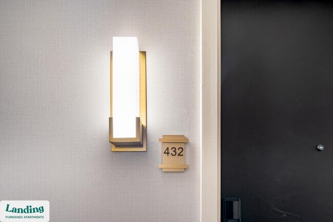 Building Photo - 933 McGee St