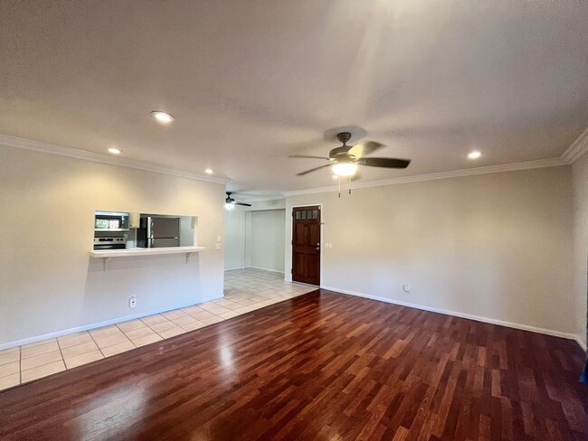 Primary Photo - Spacious 3 bed 2 bath Condo on Telegraph C...