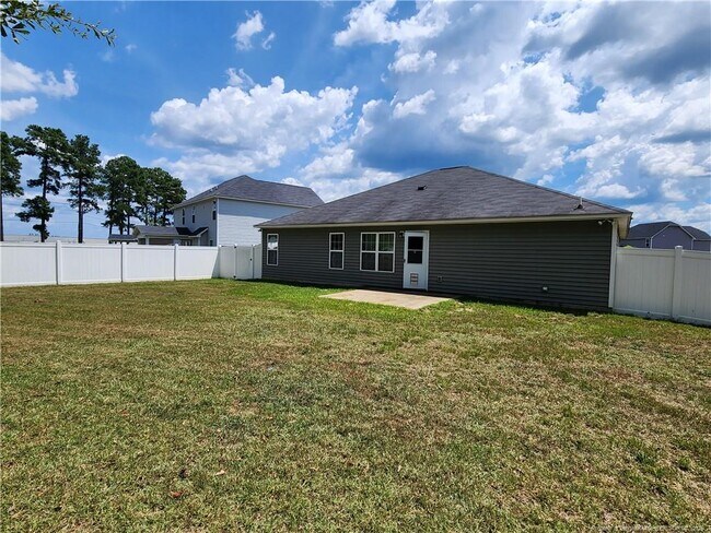 Building Photo - 931 Screech Owl Dr