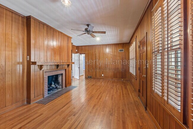 Building Photo - 822 Johns Rd