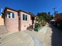 Building Photo - MOVE IN NOW! Cozy Two Bedroom! Shared Outdoor Space!