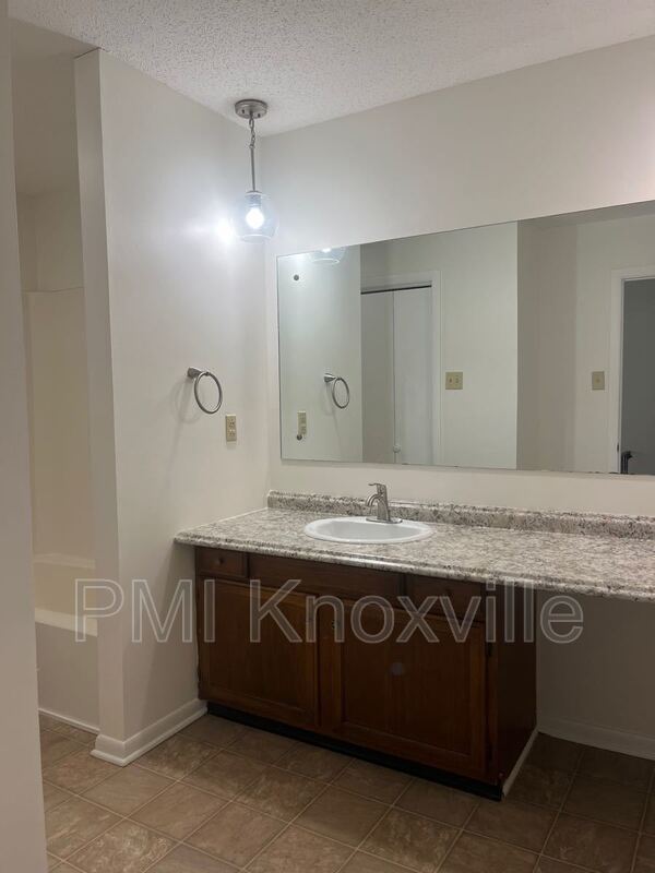 Building Photo - 9120 Woodpark Ln