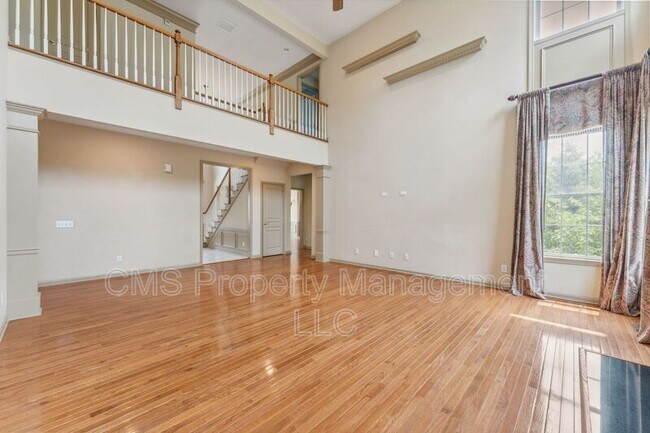 Building Photo - 44 Equestrian Way