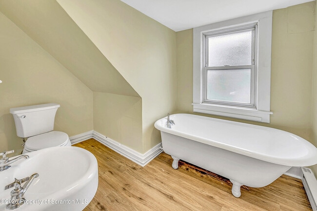 Building Photo - 529 Wheeler Ave