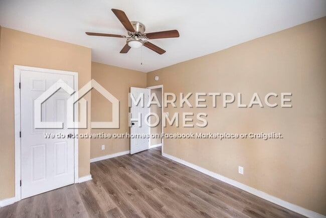 Building Photo - 955 Putnam St