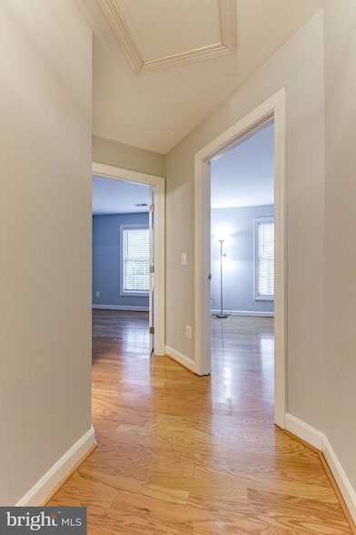 Building Photo - 953 Harrison Cir