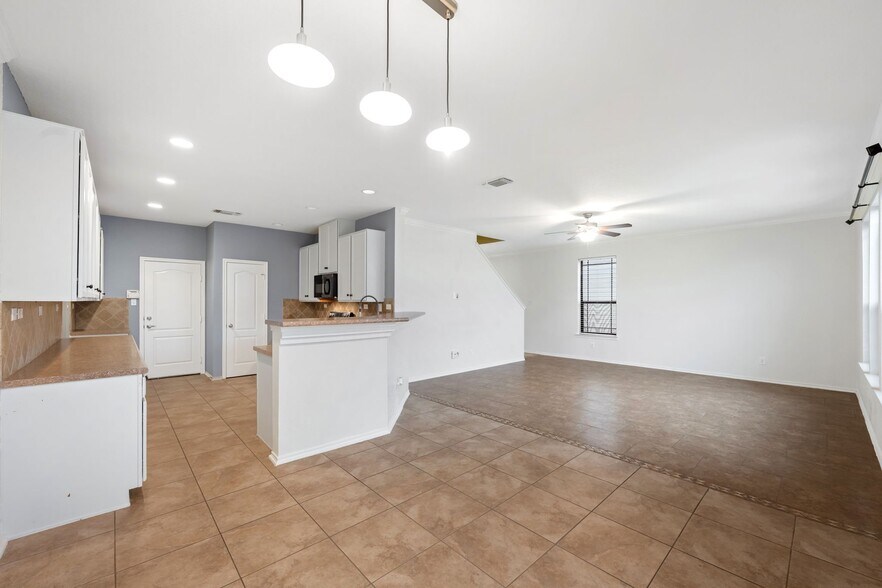 Building Photo - 4430 Stetson Park