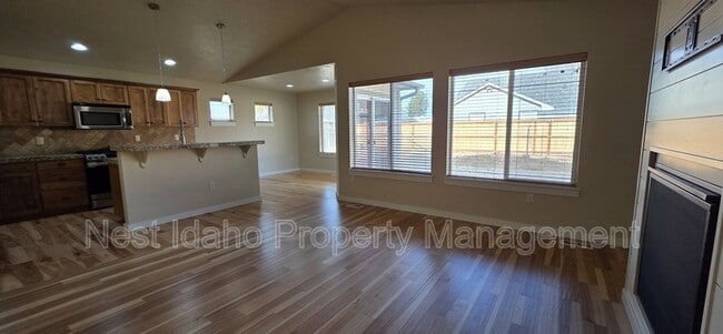 Building Photo - 11756 W Bronte St