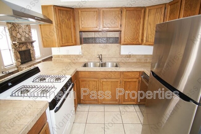 Building Photo - 1582 Bengal Dr