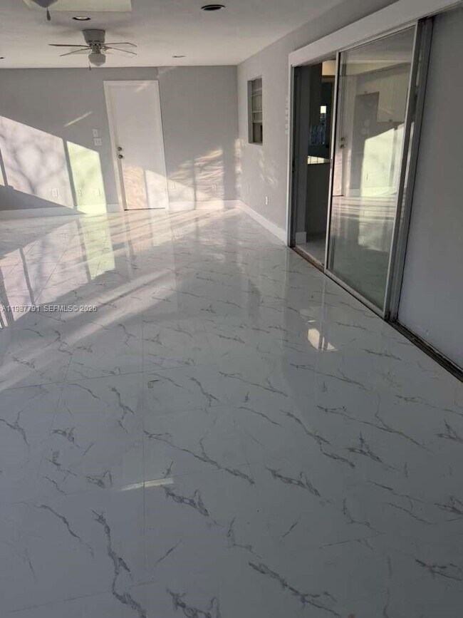 Building Photo - 4030 School Cir