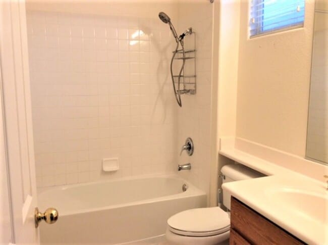 Building Photo - Dublin Townhouse with Solar!  3 Bed 2.5 Ba...