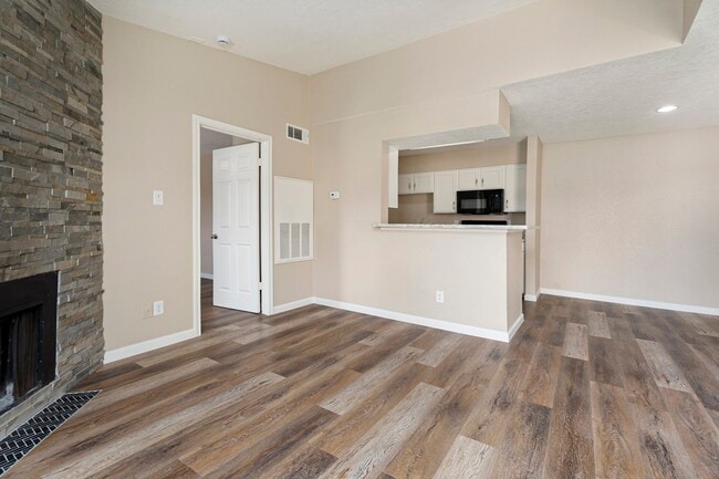 Building Photo - 18800 Egret Bay Blvd