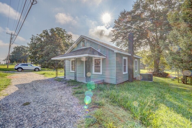 Building Photo - 1286 Fallston Rd