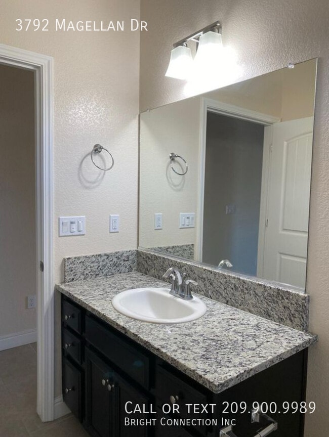 Building Photo - 3792 Magellan Dr