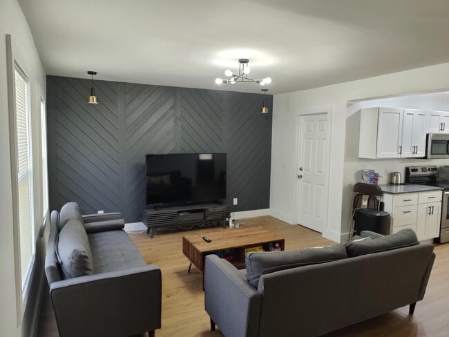 Building Photo - 82 Murray St