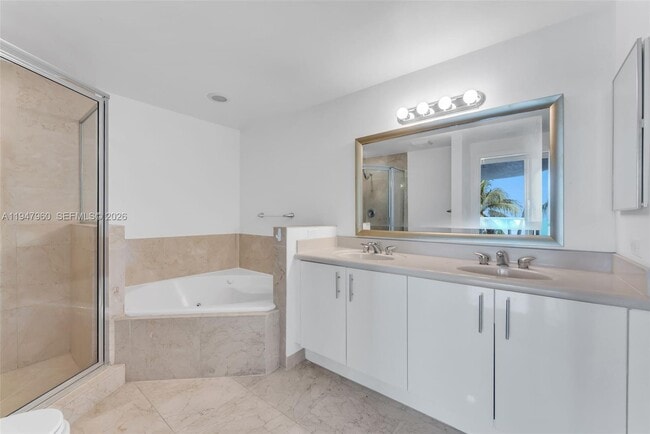 Building Photo - 7914 Harbor Island Dr