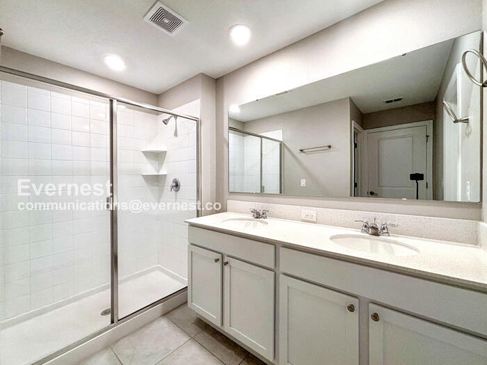 Building Photo - 1959 Ancestry Trl