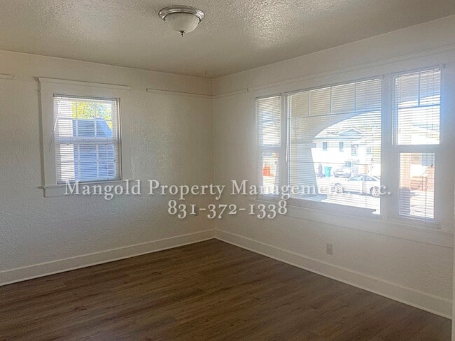 Building Photo - Spacious 3-Bed, 1.5-Bath Home with Private...