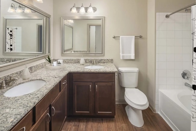 Building Photo - Live Easy. Live Stylish. Live Midtown!