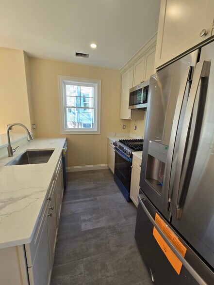 Building Photo - 3 Glenley Ter