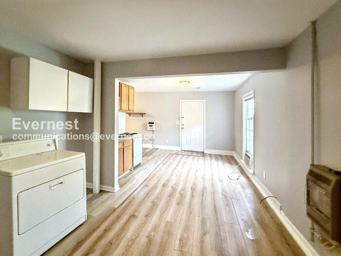 Building Photo - 1406 17th Ave S