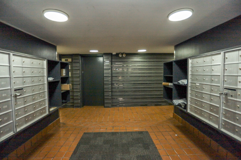 Building Photo - 750 W Cornelia Ave