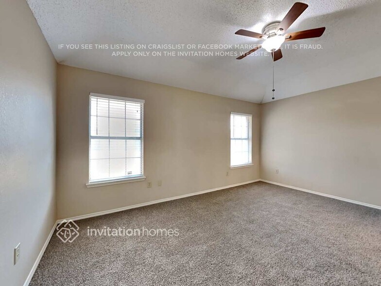 Building Photo - 924 Teakwood Ln