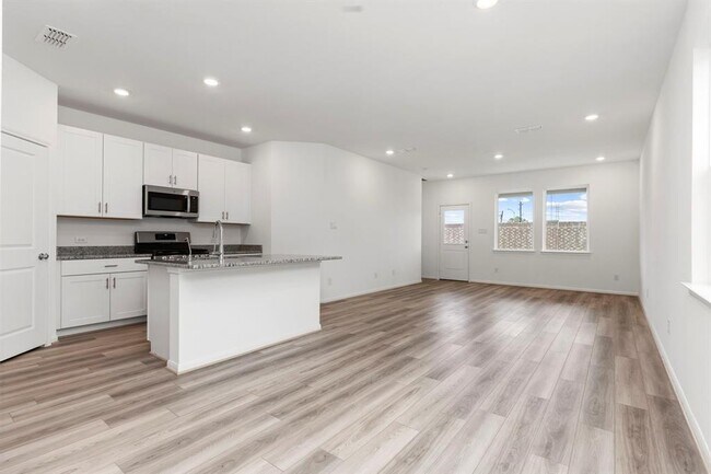 Building Photo - 2723 Serene Palace Ct