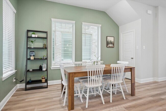 Building Photo - 7207 Daytona Mews