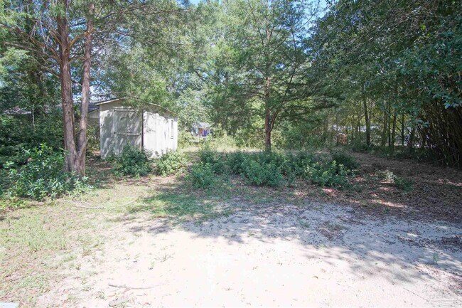 Building Photo - 6498 Colonial Dr