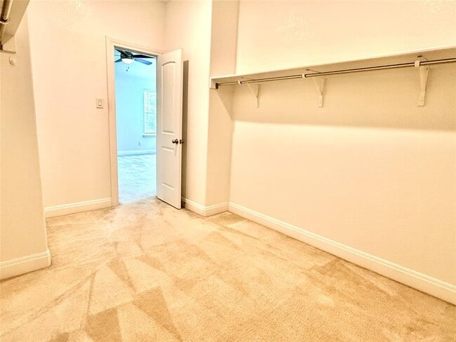 Building Photo - 2101 Split Diamond Way
