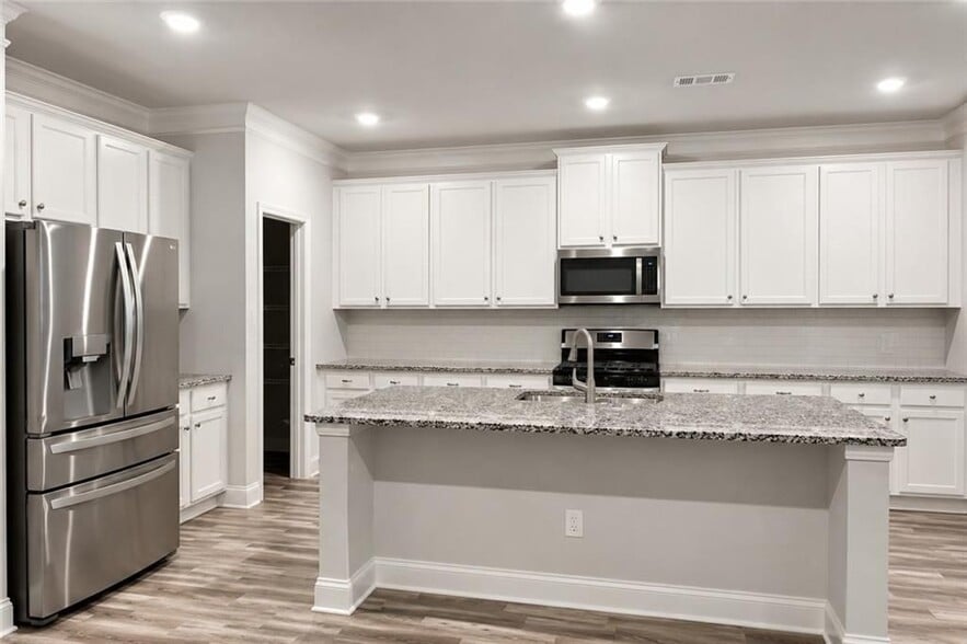 Building Photo - 4462 Silver Oak Dr SW