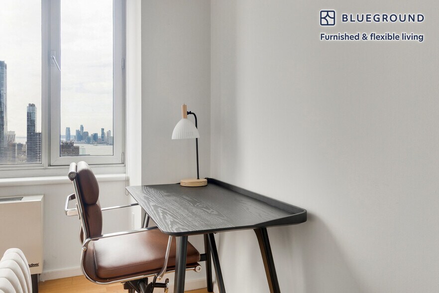 Building Photo - 635 W 42nd St