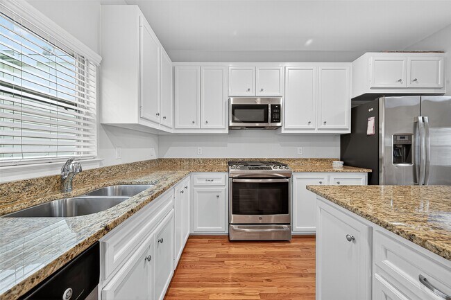 Building Photo - 11510 Main Ash Dr