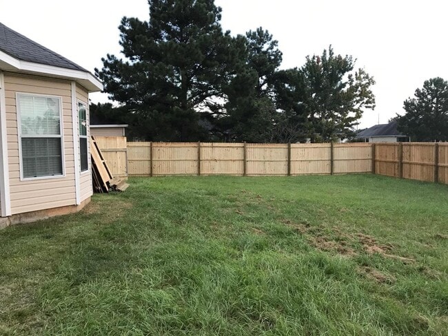 Building Photo - 601 Hidden Creek Cir